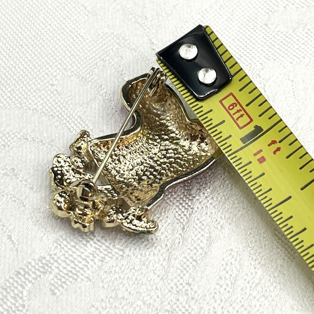 Vintage Enamel Red Santa Claus Christmas Stocking Boot Holly Berry Brooch Pin - Picture 5 of 5
